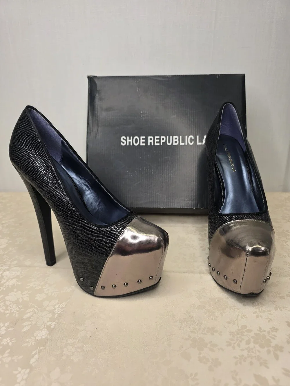 Shoe Republic LA Ethanie Black Platform Pumps Studded Metallic Toe Cap 7.5 Box